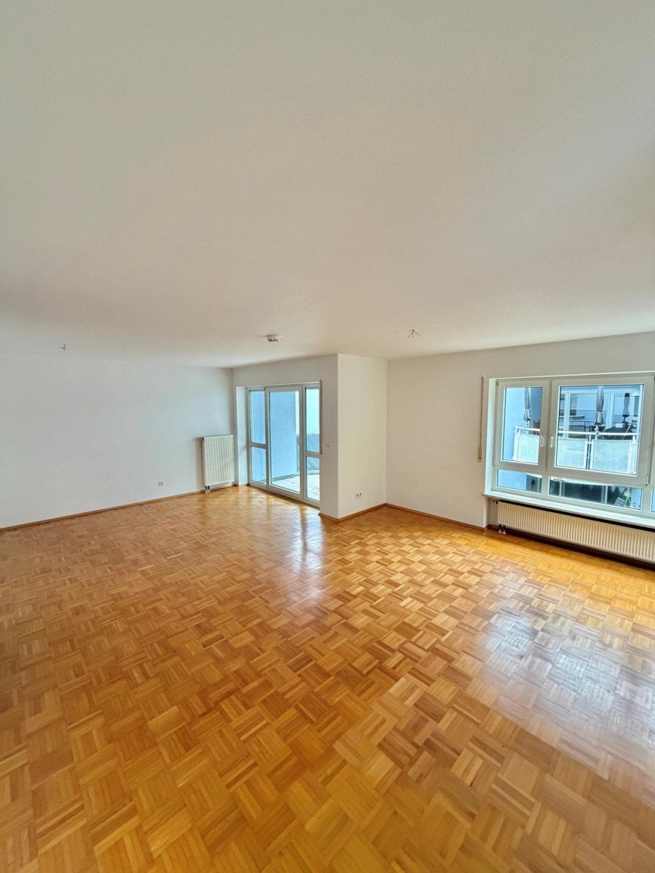 Wohn-/ und Esszimmer Etagenwohnung Dornstetten