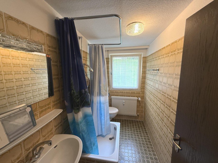 Badezimmer im DG Mehrfamilienhaus Baiersbronn
