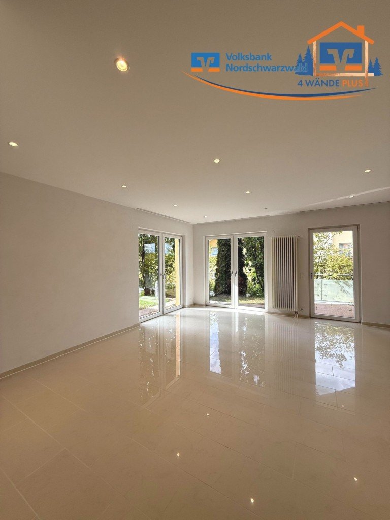 Wohn- und Esszimmer Dornstetten Souterrainwohnung Gro�z�giges Wohnen mit Terrasse - modern, hell und perfekt f�r zwei